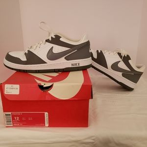 MENS NIKE SIZE 12